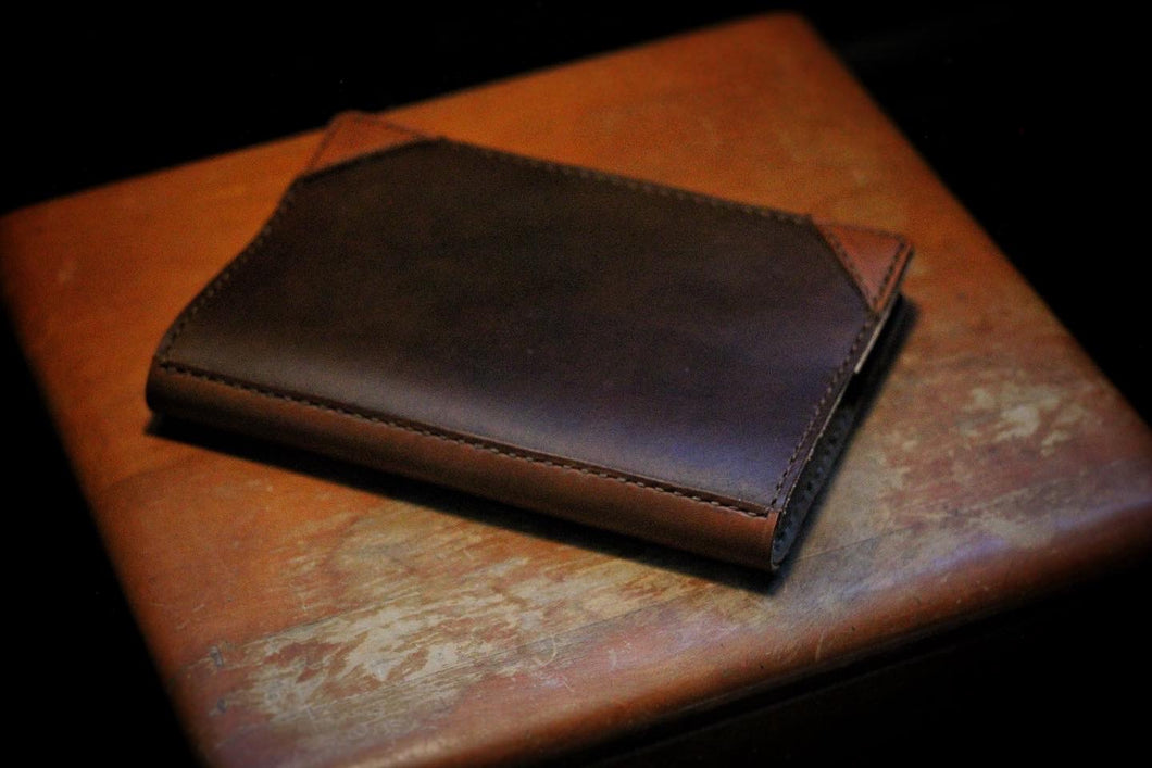 The Writer - Dark Brown & Tan